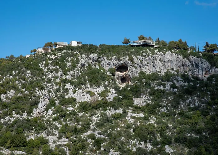 Timos Villas
