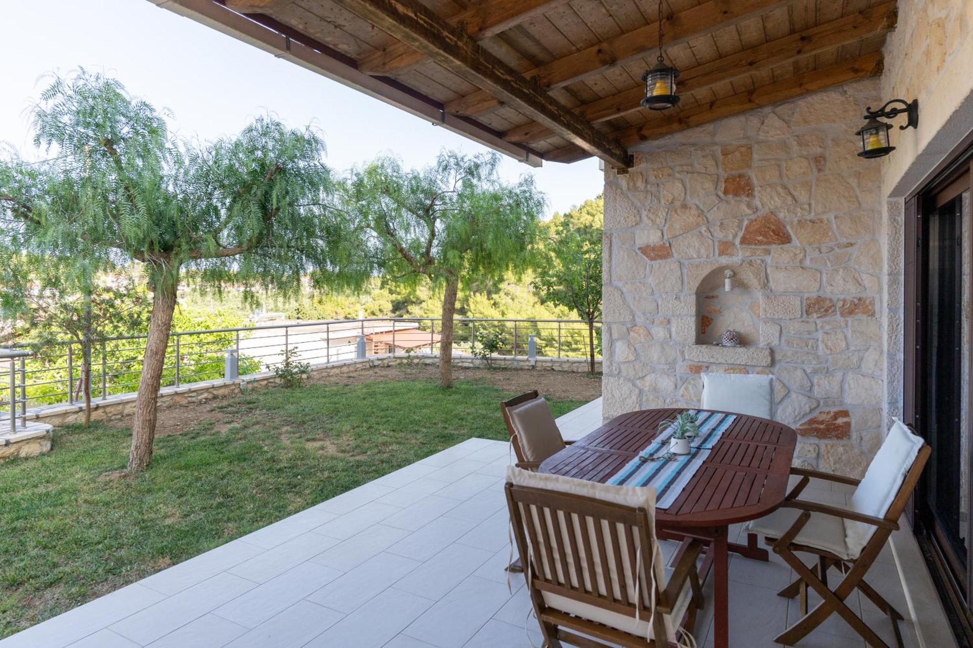 Timos Villa