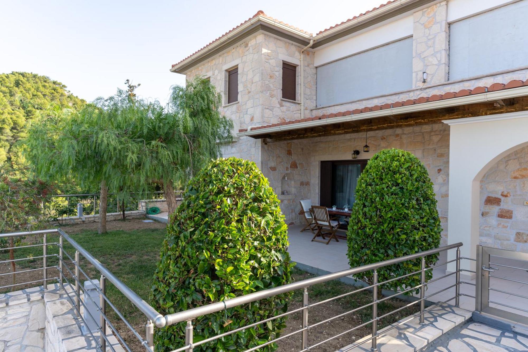 Timos Villa